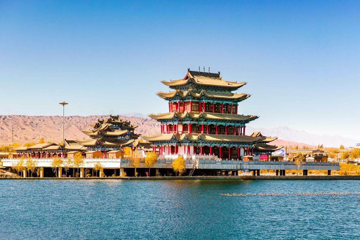 visitgansu2017's tweet photo. Jiayuguan City has launched a Winter and Spring Tourism Subsidy Preferential Policy, from now until April 30, a discount of 50 yuan per ticket will be implemented. Tourists can visit the scenic area multiple times within 3 days! 
#Jiayuguan#TravelRoute #Gansu #VisitGansu https://t.co/TFJkpstga9