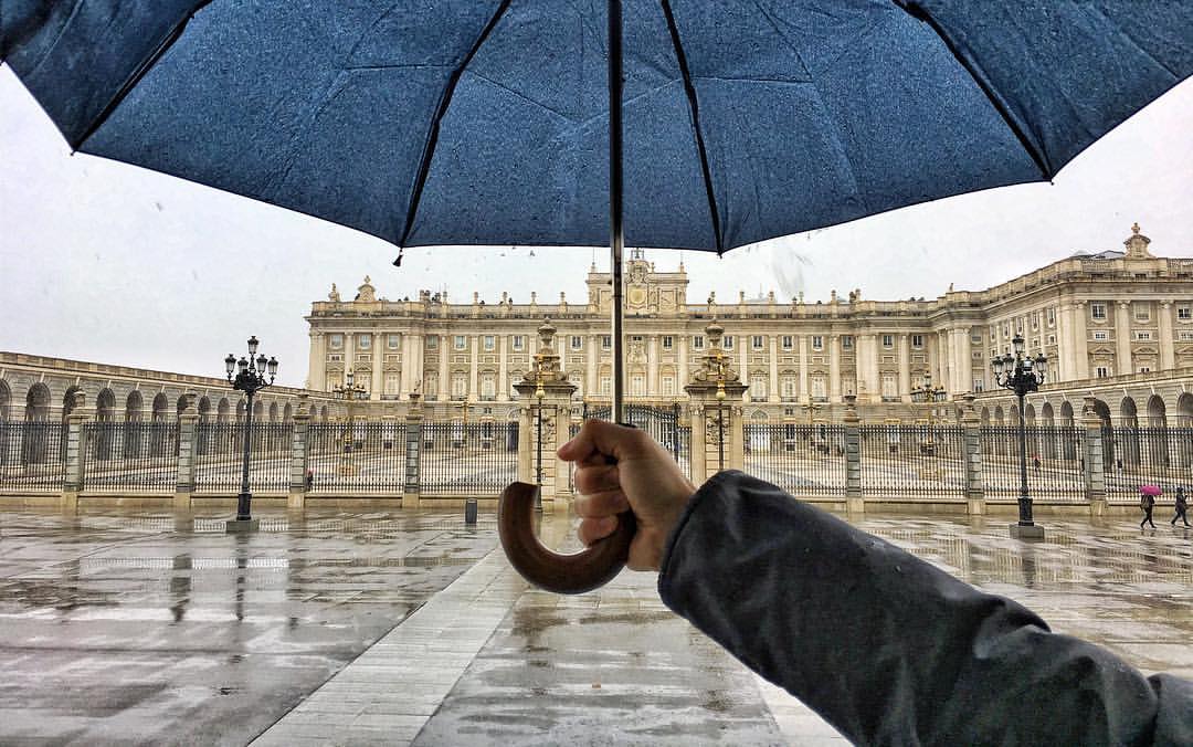 aspasiosrentals's tweet image. Are you traveling to #Madrid? Don't let the weather to stop you! 🌧
☂️Get under your #umbrella and visit breathtaking #MadridRoyalPalace ☂️

Thanks @ilaranel_ for your beautiful 📸pic!