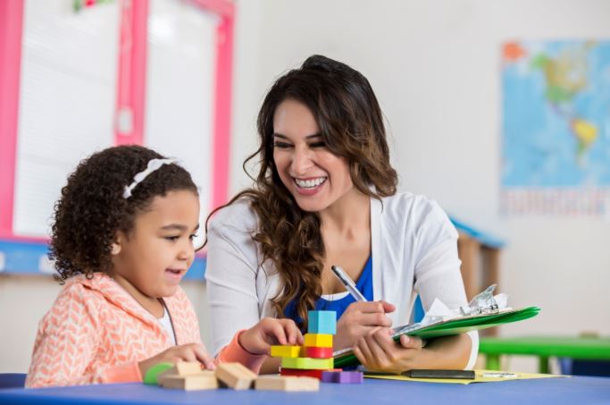 TNCOT's tweet photo. NEW: Comptroller’s Office Studies Student Growth Portfolios for Teacher Evaluation. Read more: https://t.co/Xw6rZa0Yv0 https://t.co/lFEhH3tRkY