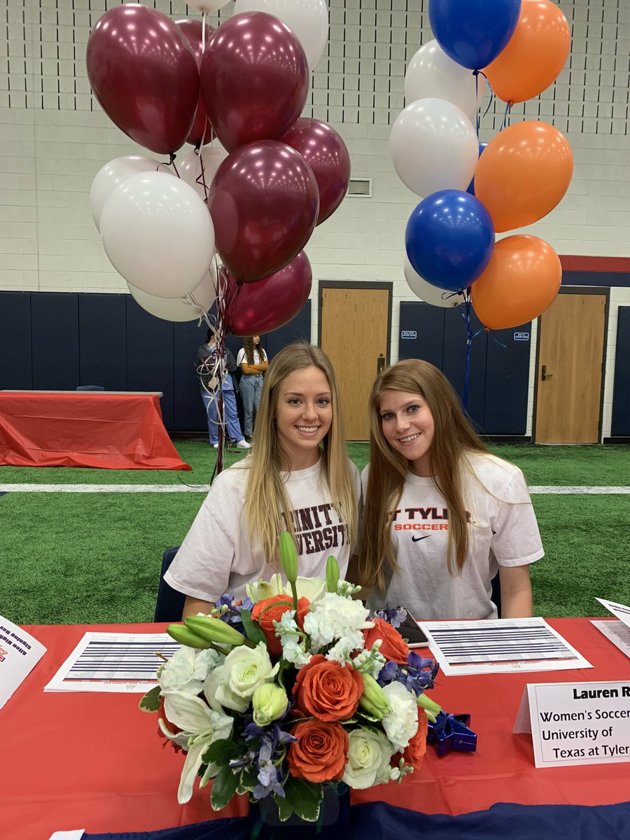 Congrats to our two signees #14 Emily Hayes, UT Tyler and #7 Lauren Rhoads, Trinity. #AUp #Captains