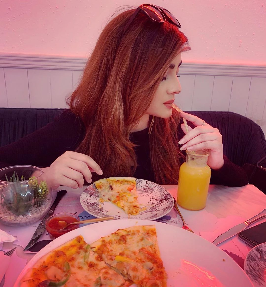 AshtalfaaA's tweet photo. Deciding What to order Next After I finish this Pizza 🍕🍕🍕
PC- @rupunzelsilly21 👸🏻
.
 #shanayakhann #Shanayaaa https://t.co/rSPte5615u