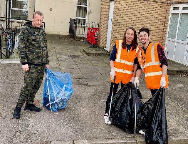 scottymcacdiff's tweet photo. (2/2) DFL Community Litter Pick, after... #clean #litterpick #community #volunteering #recognition #TimeCredits @tempo_tweets https://t.co/8dc19GE4xC