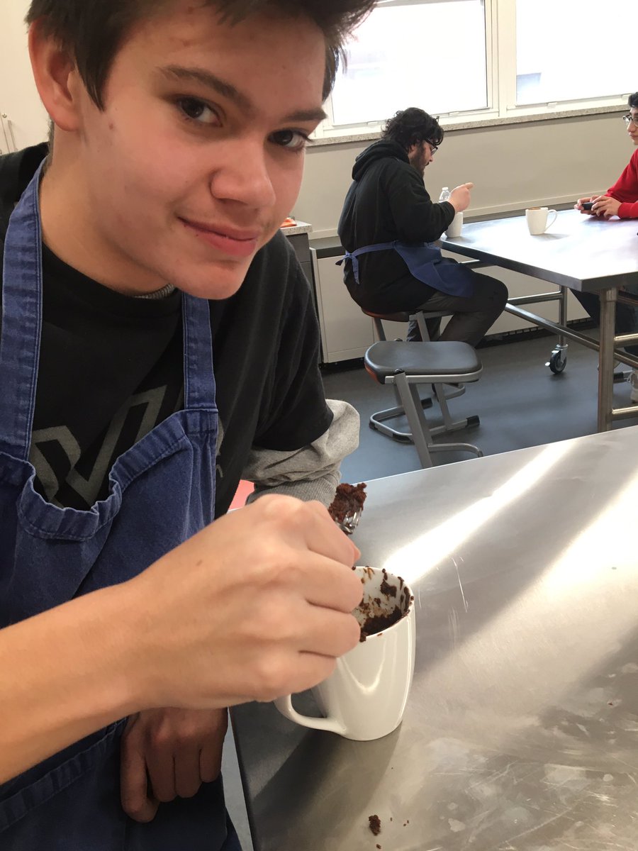 mrs_eschman's tweet photo. Brownie in a mug ! #werclc #clc_ICW  #d155inspire https://t.co/pXb1JjRDEk