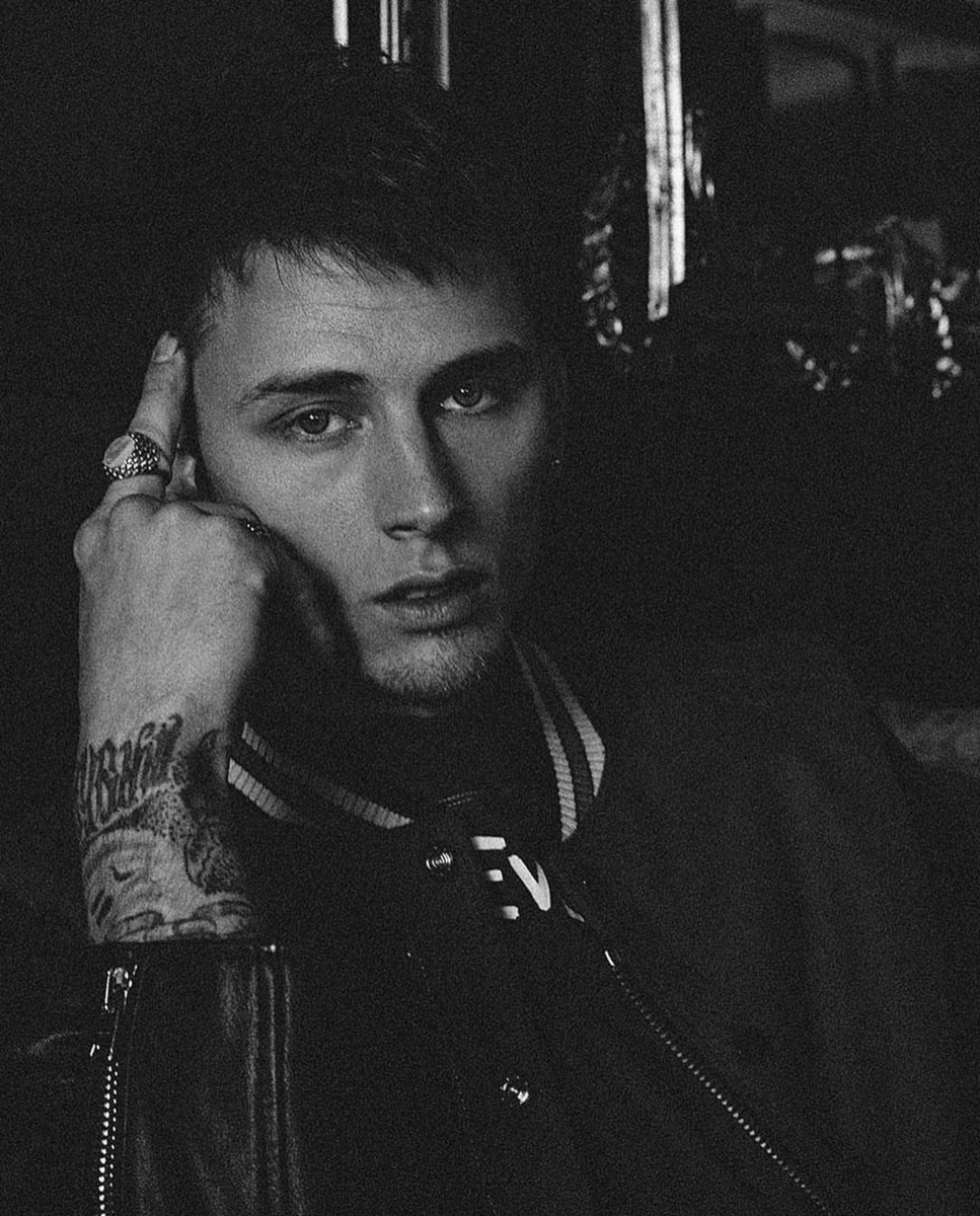 ErinElizabeth_G's tweet image. "Cause you can make it happen and I'ma make it happen
You gon' watch me make it happen, bet you gon' remember me".....
@machinegunkelly 
#MAKEITHAPPEN
#WEWATCHING
#EST4LIFE