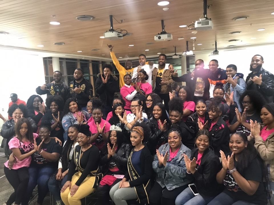 VANITYEFFECT's tweet photo. The respect and protect black woman event was phenomenal. It was mind blowing and a powerful experience! We learned that coming together ,protecting and loving on eachother is the main key for survival in this world 🌍 ! We have to value ourselves and eachother for true success💕 https://t.co/0fIZcnwx4h