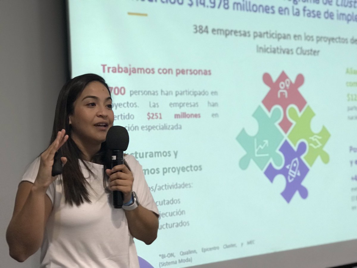 camaracali's tweet photo. En 2019, se realizaron 6 eventos formativos para las empresas del Cluster de #Macrosnacks, se siguió desarrollando el proyecto #RetoCluster Macrosnacks 2.0, y comenzó el programa de #InnovaciónAbierta. https://t.co/aiyD8wXp1m