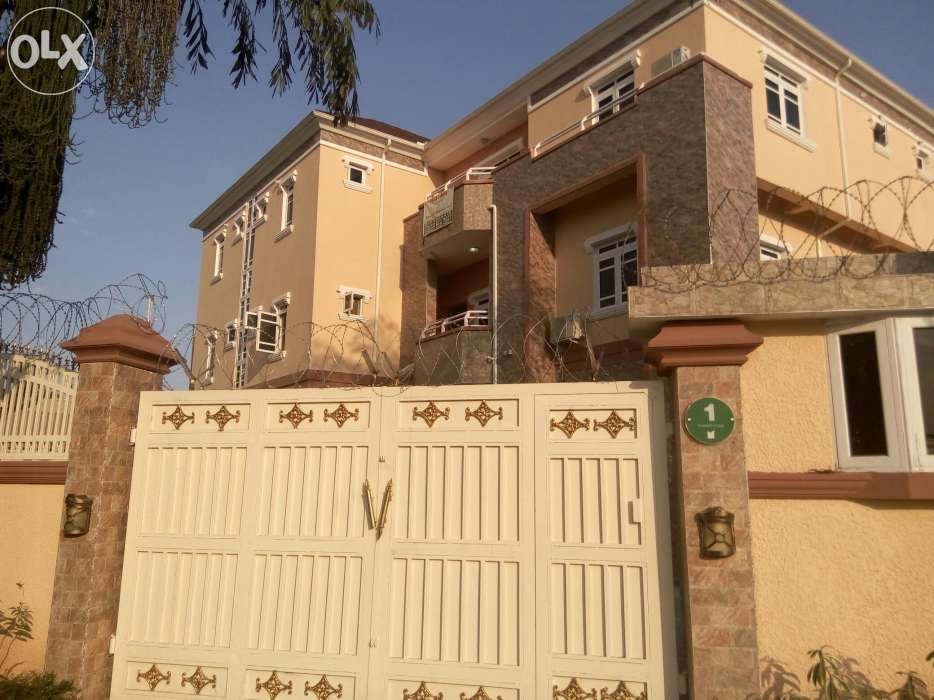 proponentprop's tweet image. Nicely finished three bedrooms serviced apartments with an attached maid room. 
Location: Ajesa Stree, Wuse II
Rent: #6,000,000 p.a