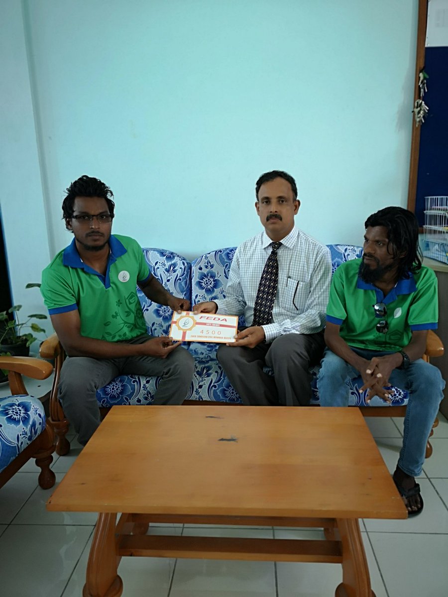 FEDAC04's tweet photo. Sh. Feydhoo schoolge PTA ah faisaage ehee havaalu kurun. https://t.co/z66y5eMYN0
