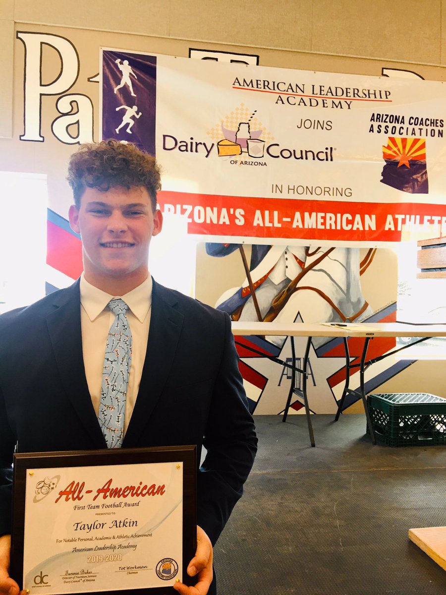 TaylorAtkin_88's tweet photo. Thank you Diary Council of AZ, AZ Coaches Assoc. and @alaqcfootball for this award.  Blessed to be a part of those who were recognized! https://t.co/pgAqgBwW78