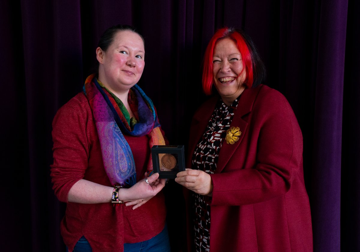 RoyalSocEd's tweet photo. From being an early school-leaver, to having her work exhibited at the @WhiteHouse.
Congratulations to our RSE Innovator’s Prize for Public Engagement 2019, Senga Robertson-Albertyn who proves that traditional routes are not the only way into #STEM fields https://t.co/D4YZdMDFTX