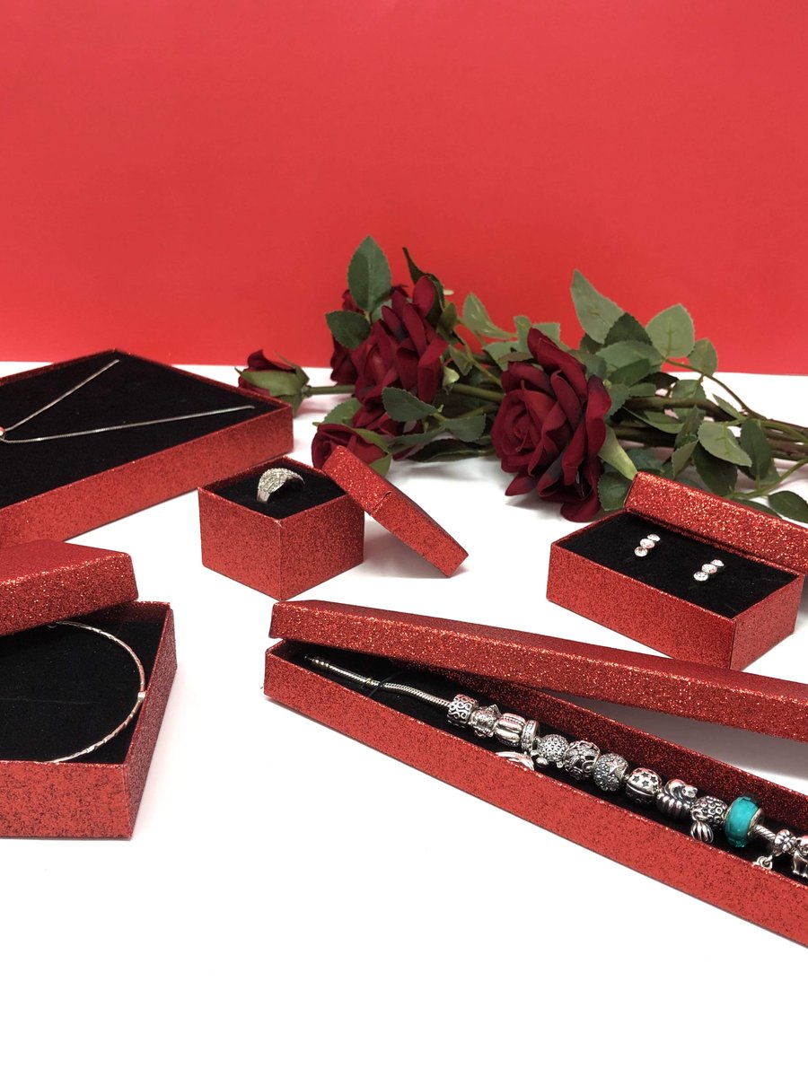 APLpackaging's tweet photo. Things are hotting up around here 🔥🔥🔥 

2020 Valentines Collection is here ❤️To shop our collection, visit https://t.co/Rm6Tv5hkCK https://t.co/IXbyWQggW9