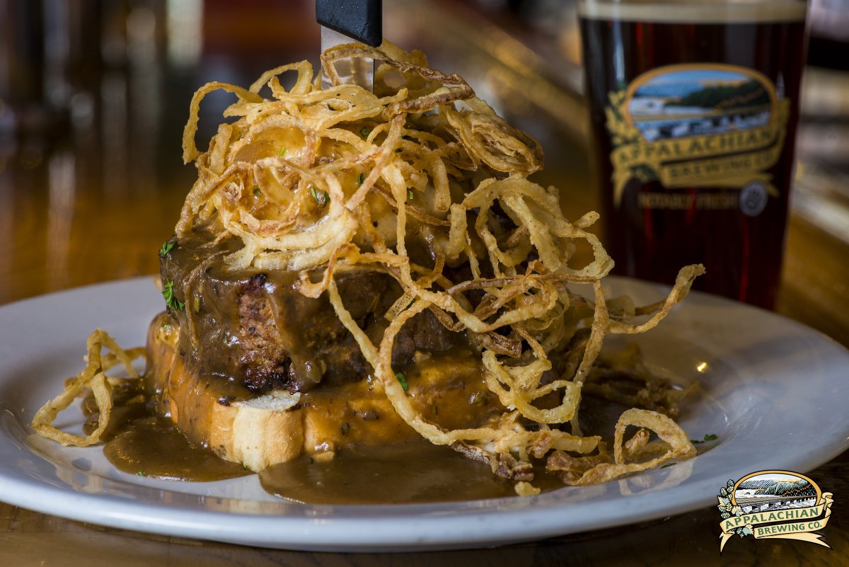 ABCGateway's tweet photo. Come in out of the cold and heat things up with our Mile High Meatloaf, piled high on top of Texas toast with garlic mashed potatoes, Jolly Scot gravy, and fried onion straws! 🍽😋 https://t.co/p9PLjMtIO4