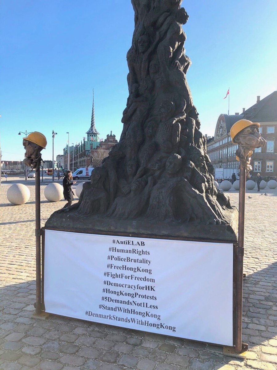 USAmbDenmark's tweet image. The US and DK value freedom of speech and peaceful assembly.
 
The US stands with the people of Hong Kong and supports their human rights.
#FreedomOfSpeech #HumanRights #StandWithHongKong