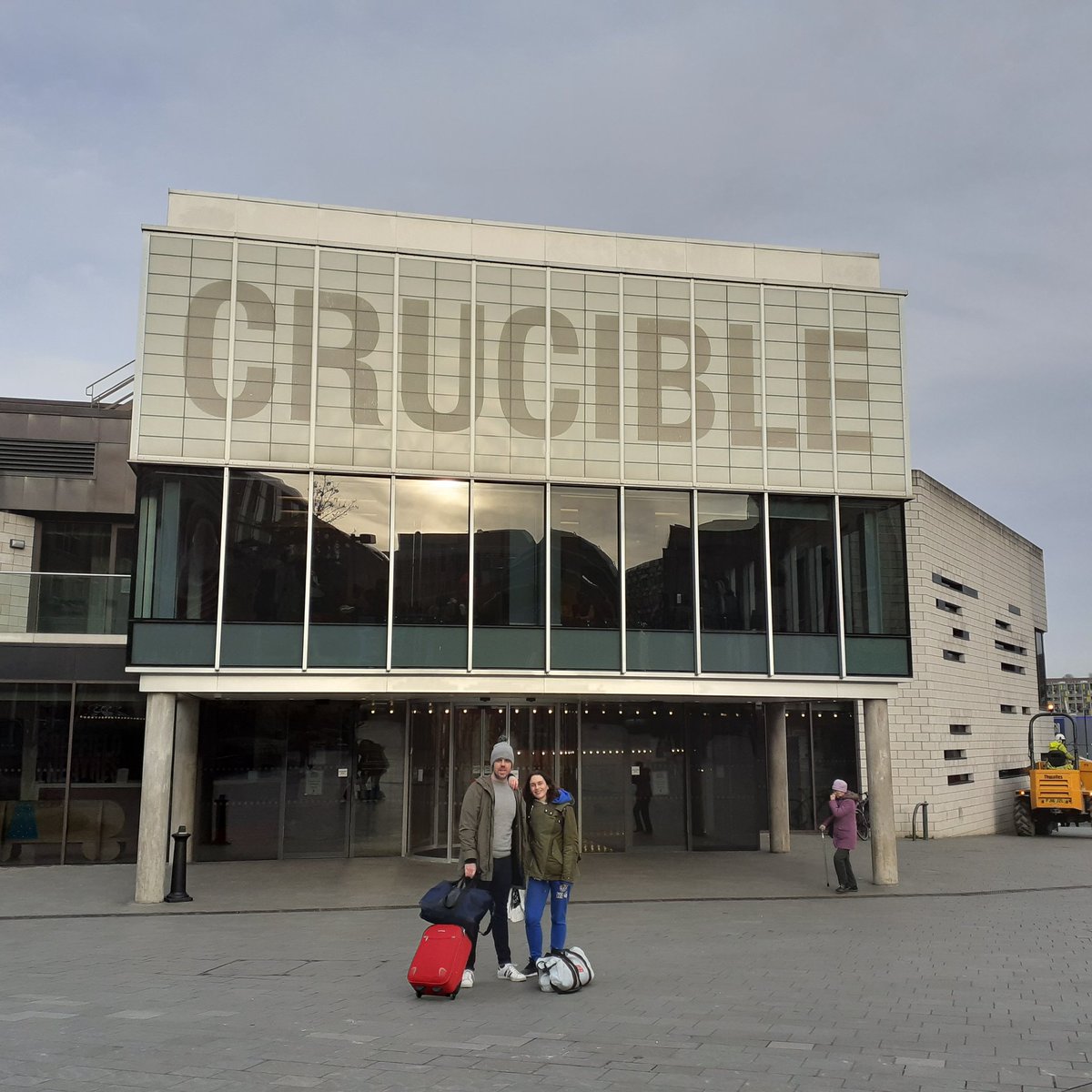 Mandy and Neil (aka <a href="/_evka_/">Eve Steele</a> + <a href="/PaulWillyfox/">Paul (William) Fox</a>) have arrived in Sheffield ready for a near-packed out show at <a href="/crucibletheatre/">Crucible Theatre</a> studio tonight!

Still some tickets left, but get them the last few quickly here bit.ly/2S1A5uf