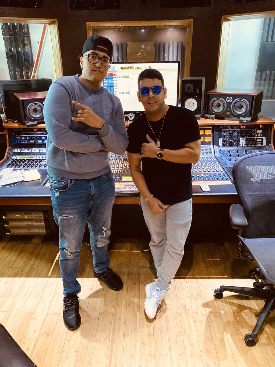 EN TRANQUILANDIA 🦅 <a href="/omb_music/">OMB</a>