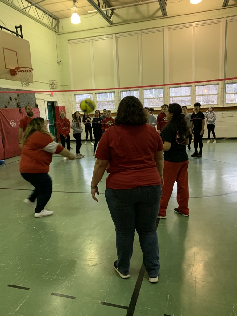 wrmscardinals's tweet photo. Had fun taking on the 7th graders in volleyball this morning! #GSDP2020 https://t.co/ZzJuSVdQn4
