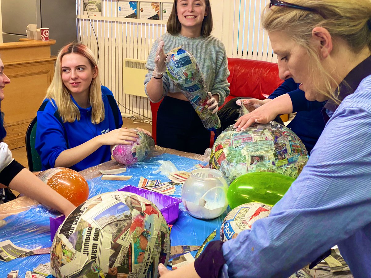 🖼 ART | My Pre Apprentice students had a lovely afternoon with <a href="/ACPGB/">ACPGB</a>’s Dawn &amp; Jorge where they worked on understanding Body language through the means of expressive arts &amp; continued their paper Mache Designs.

Superb work troops 🎓