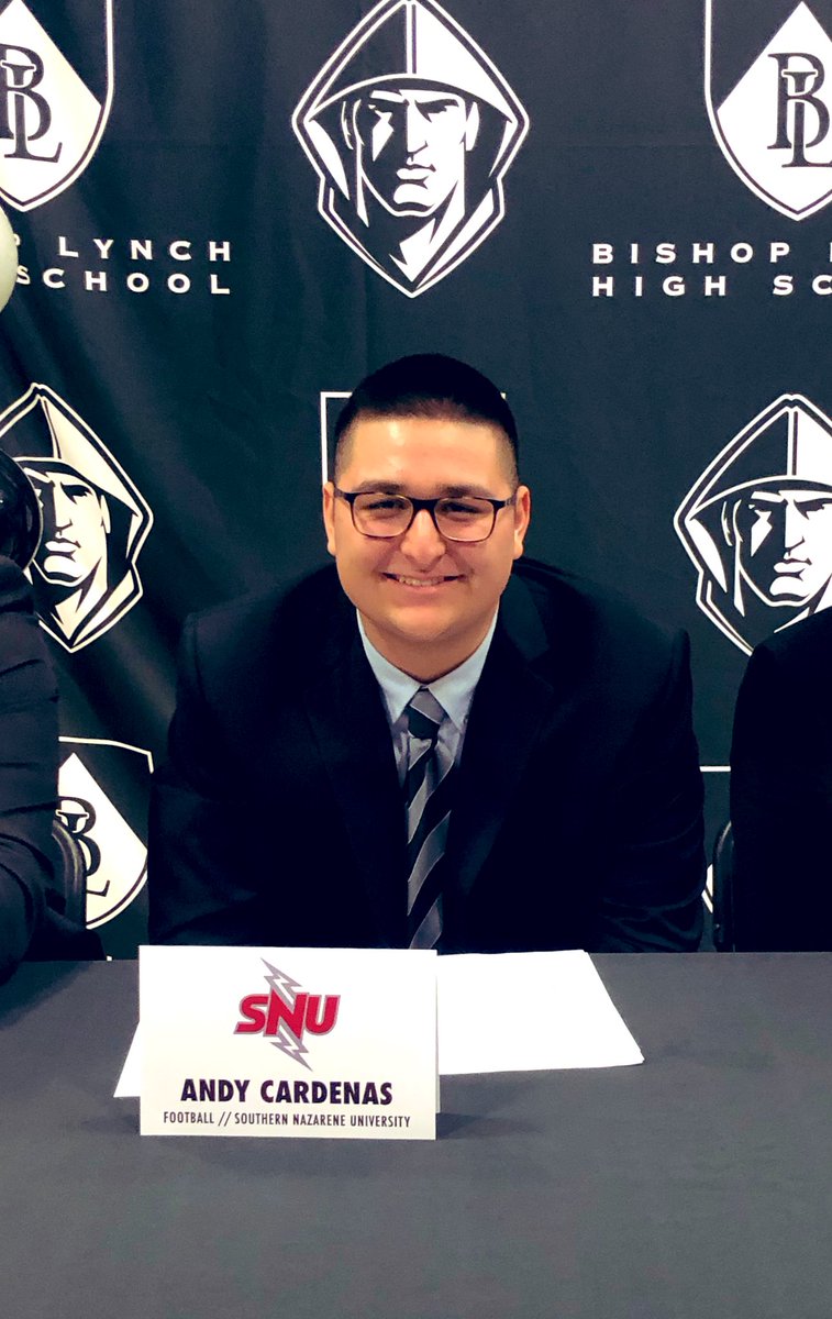 BrigadeMissyE's tweet photo. Our boy Andy signed this morning!!!! 🏈 Congrats @Andy_2994!!! So proud of you!!! @blsienahouse https://t.co/hCcBsobw4k