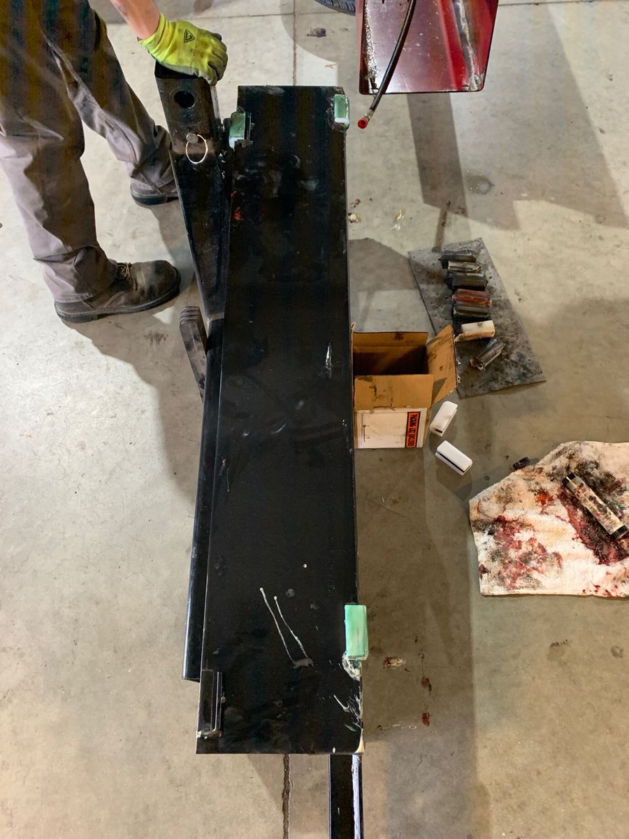 NovaEquip's tweet photo. Yesterday we replaced some glide blocks in a #quicklube or #quickservice #vehiclelift These #lifts typically see 2 to 3 times more cycles compared to standard mechanical #servicebays in an #automotive #dealership As a result sometimes these lifts need a little more #TLC https://t.co/RQkLlcpUp4