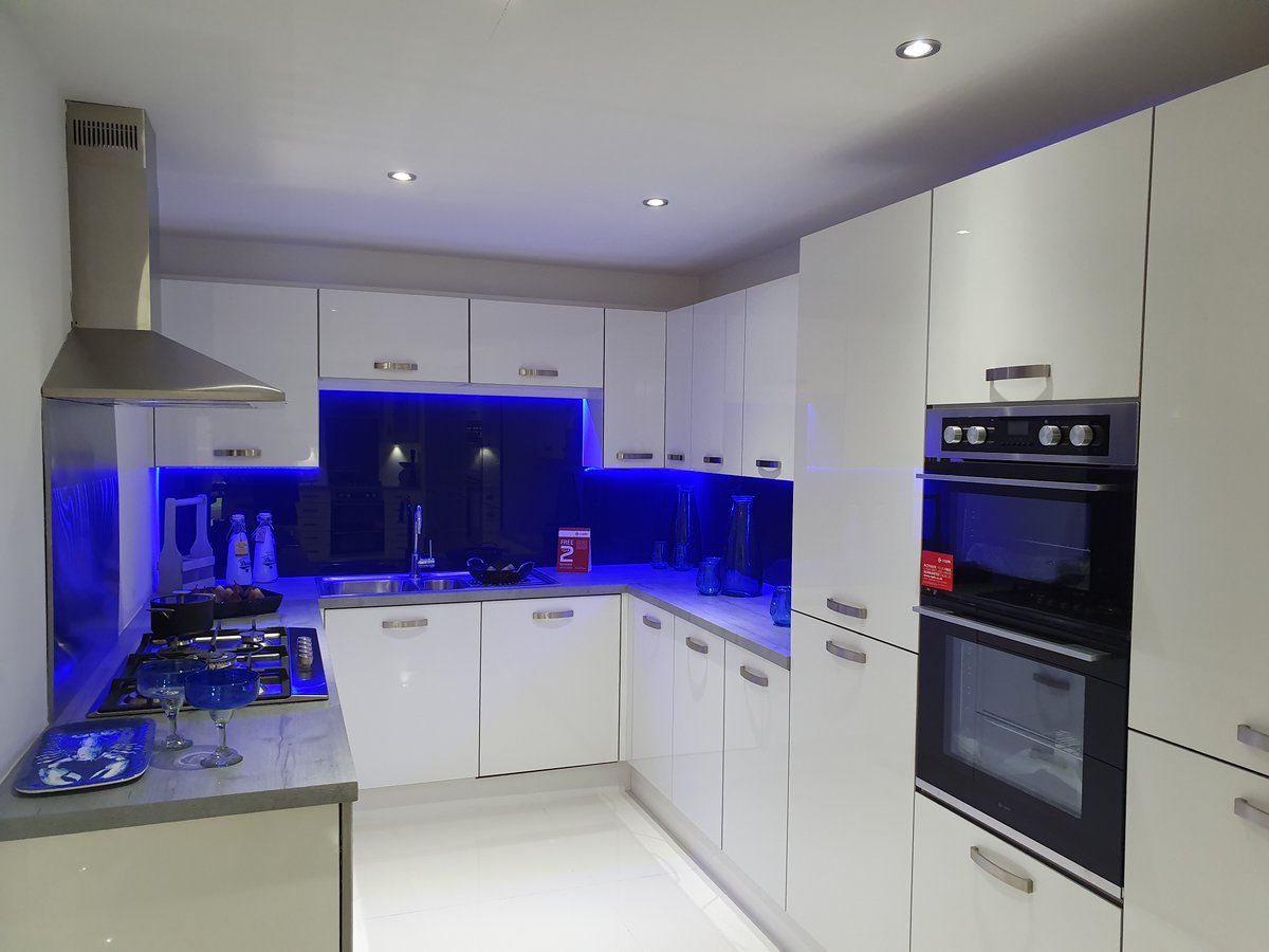 DM__Design's tweet image. Another example of one of our beautiful Kitchens.. You still have time to take advantage of our huge January Sale... we have extended the sale another week... Just click the link to get started:  bit.ly/2tBP3xC
#Kitchendesign #bespoke