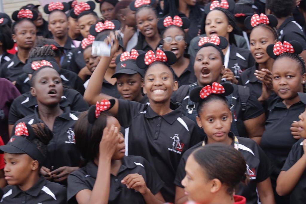 UFSweb's tweet photo. Our First-years are really having a good time at the #FirstYearsGala. https://t.co/t8lkE4JTOq