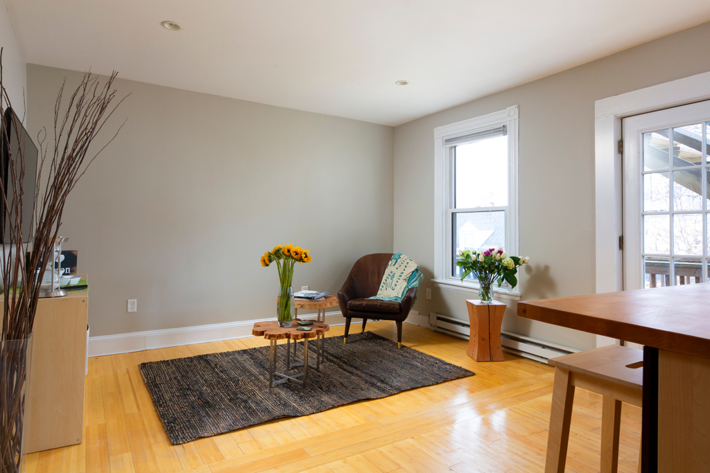 charlesgate's tweet photo. 2 bed | 1 bath | 716 sqft condo in Jeffries Point.

- Butcher block counters
- Stainless steel appliances
- Bamboo wood floors
- Bonus office/walk-in closet

Contact @MGiangregorio for more

https://t.co/ZnKZOP2P7i

#BostonRealty #EastBoston https://t.co/Ums0jzignK