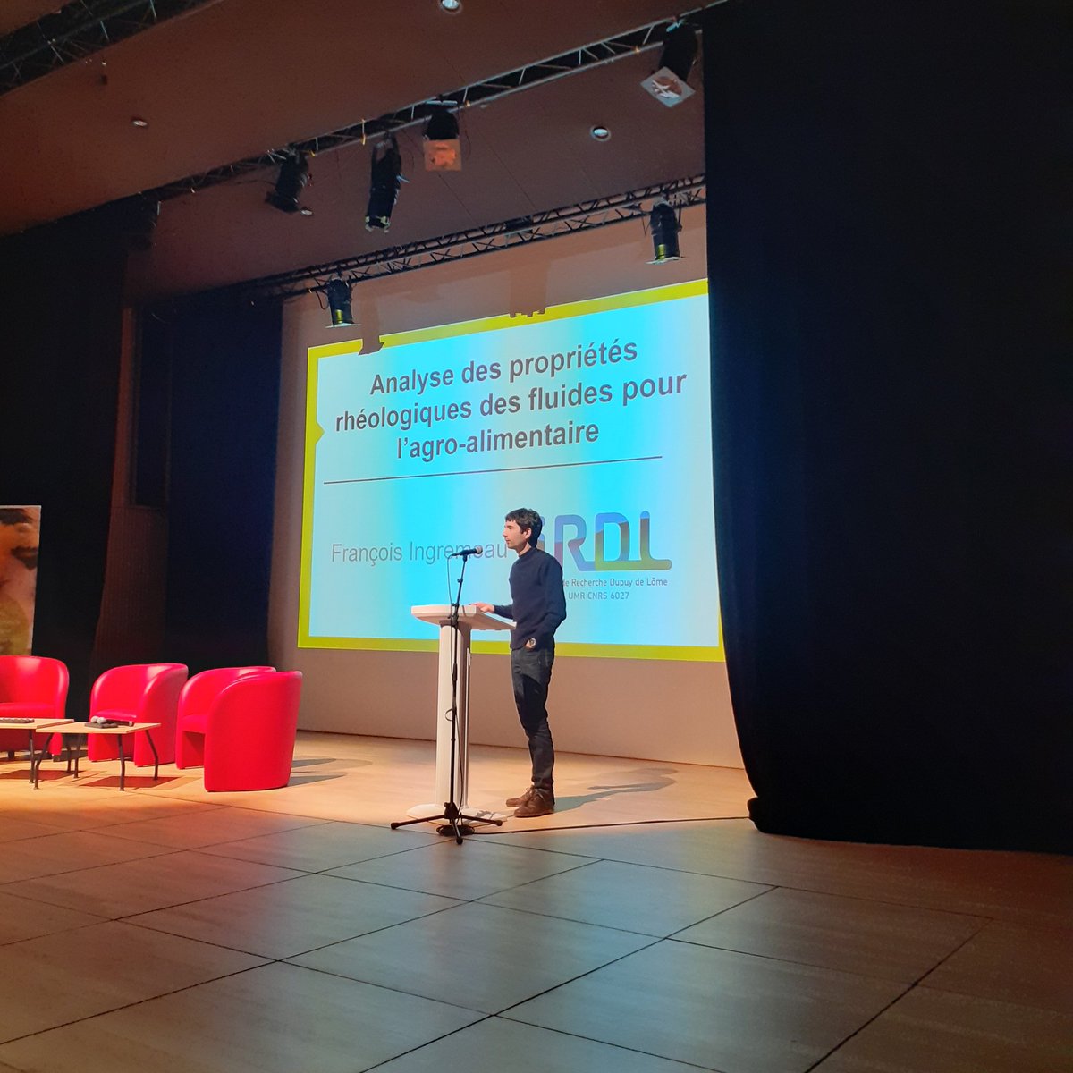 Comment l'analyse de la rheologie des fluides peut limiter le gaspillage alimentaire ? 🚮 Et... c'est quoi la rhelogie ? 🤔
François Ingremeaux, maître de conférence à <a href="/IUTQuimper/">IUT de Quimper</a> et a <a href="/ESIABatlantique/">ESIAB</a> nous répond !