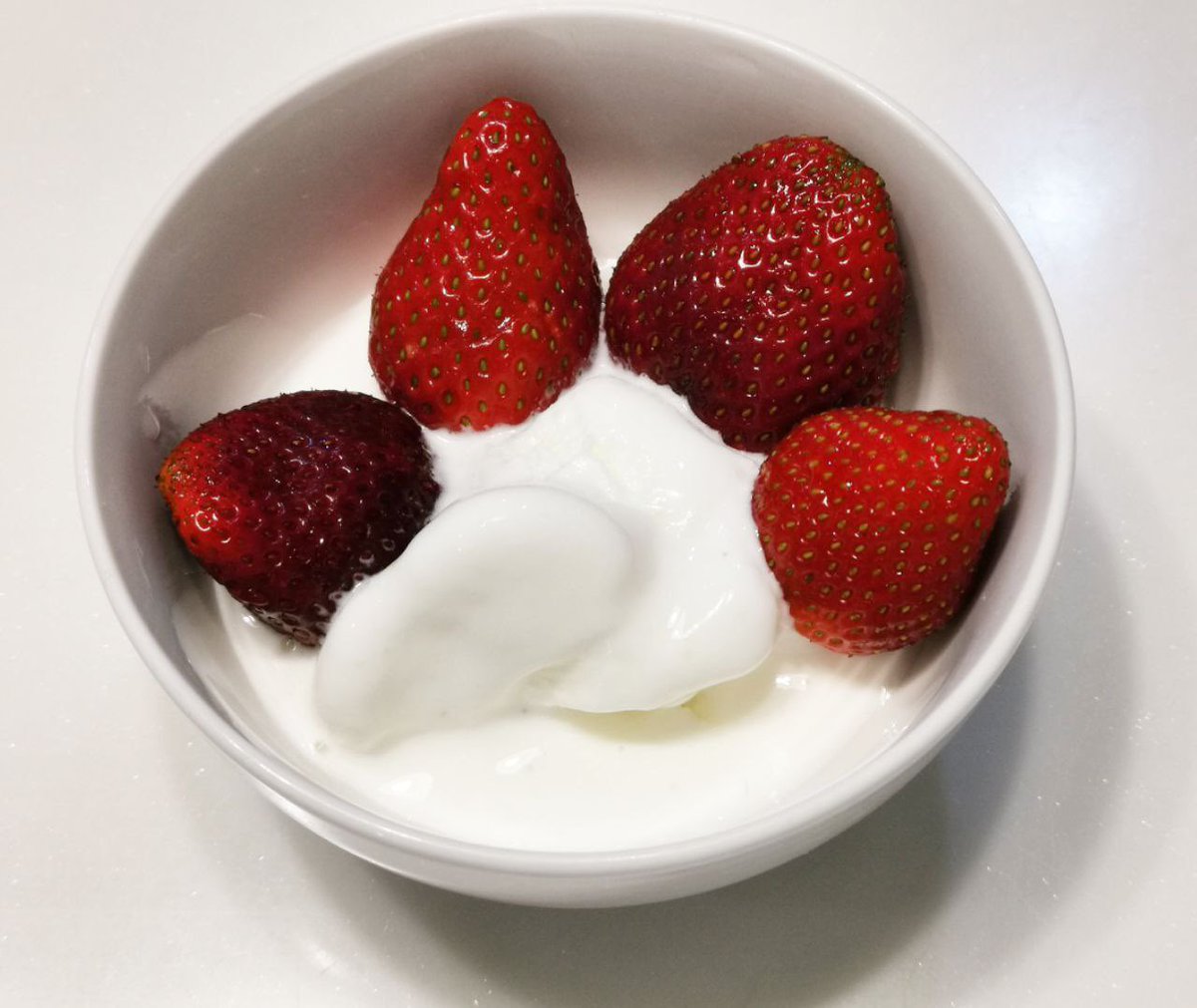 JojoSekri's tweet photo. JoJo Cooking Magic Homemade Lemon yogurt ice with strawberry fruits
#halalfood #foodie #halaldesserts #malaysia #selangor #homecookedmalaysia #halalbaking https://t.co/QwczbEX9kE https://t.co/4HyJK3tqvl