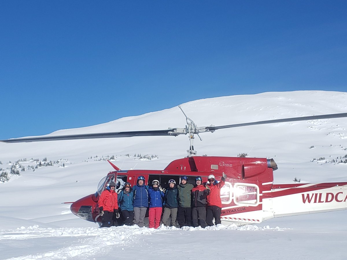 Happy People in Happy Places. Come ski with us and be Happy >> ow.ly/NBsL50yepxo

Photo From Head of the Slim Valley. #MyTyax