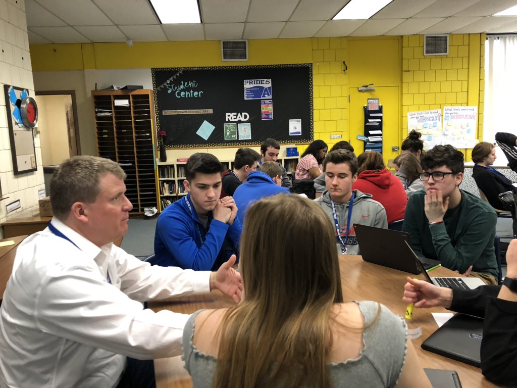 bhodge2727's tweet image. Thanks to Mayor @PaulHeroux for coming in and talking with our @2030projectahs students about all the ways Attleboro is becoming more eco friendly and our students’ community garden project. Lucky to have civic leaders who are eager to work with our students.