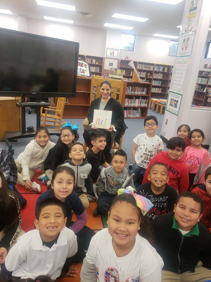 Do you know what today is?!?!? #worldreadaloudday2020 Our first guest reader is...our PRINCIPAL @Nochoa_edu !!! #100DaysSmarter #CC @aldinelibraries @TigersLMCAldine @AldineISD