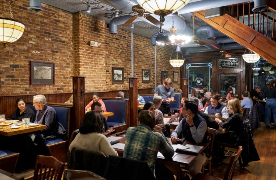 Too lovesick to venture out on Valentine's Day? No problem! We'll have our delicious Valentine's menu for you and your special someone to enjoy all weekend long! So grab your honey and join us for a weekend of romance and good food. 💞