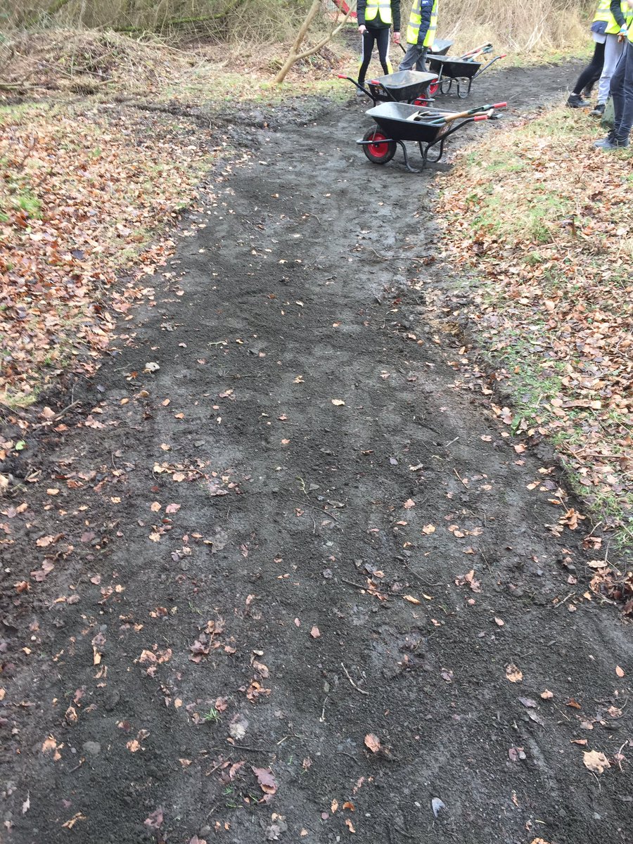 I had a great afternoon with students from <a href="/grangemouthHS/">Grangemouth HS</a> clearing a path an putting in a new drainage channel. #muiravonsidecountrypark #countrysideranger #volunteering #drainage #hardgraft