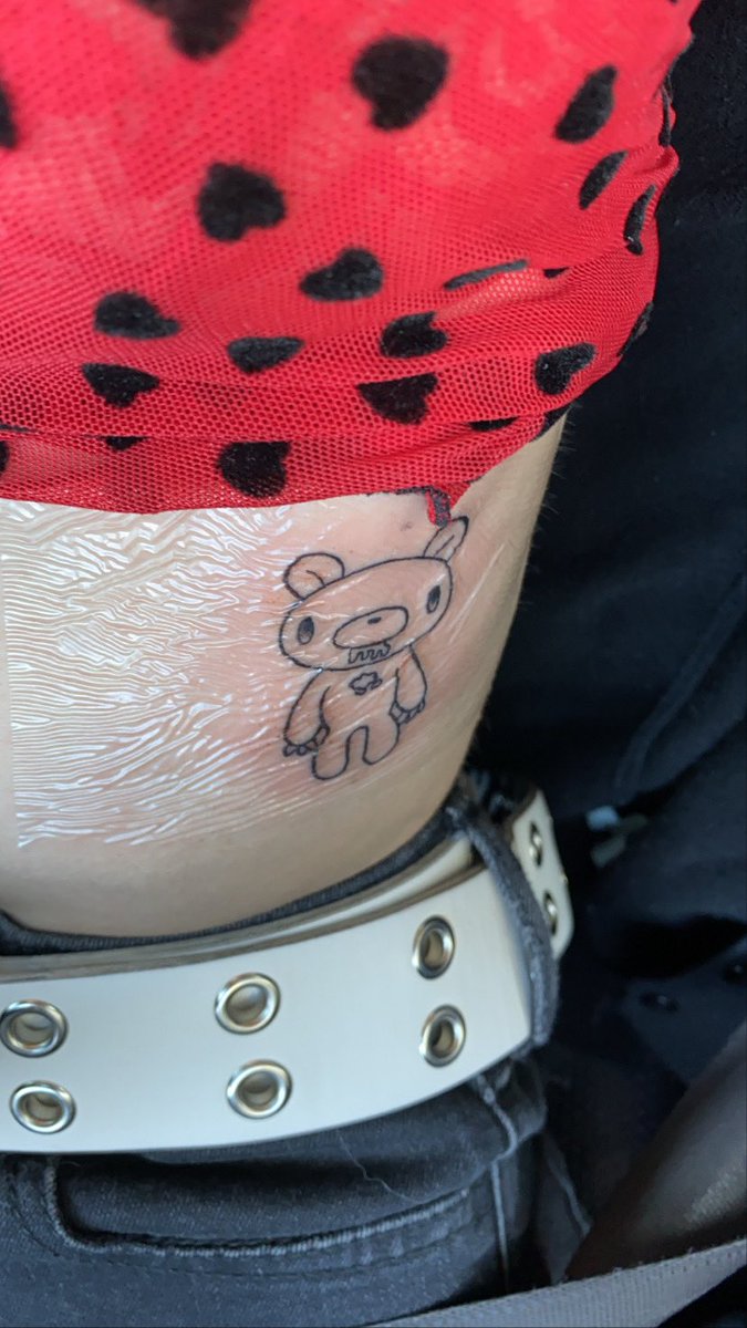 new tattoo :3 https://t.co/8XFibJghFu