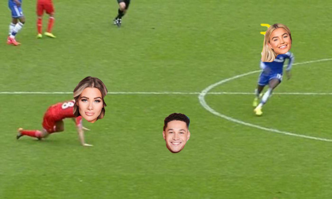 RonanMcAlinden_'s tweet photo. “Shaugna’s slipped and Molly could be in here” https://t.co/gqGNsUGq2N