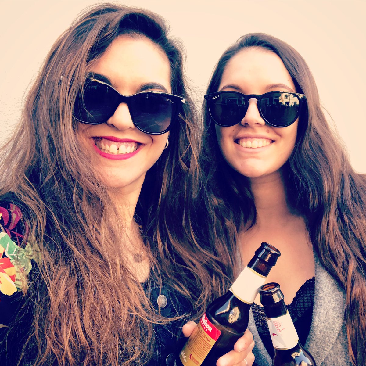 maviacedo's tweet photo. Un brindis por nosotras sister @eliAcedo https://t.co/vZeNDO0CXk