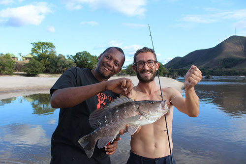 A new study from <a href="/osu_fw/">osu_fw</a> <a href="/OSUAgSci/">OSU Ag Sciences</a> <a href="/ucsc/">UC Santa Cruz</a> researchers finds that proposed hydropower dams in Gabon pose a substantial threat to the African nation’s most culturally and economically important fishes. beav.es/44Y