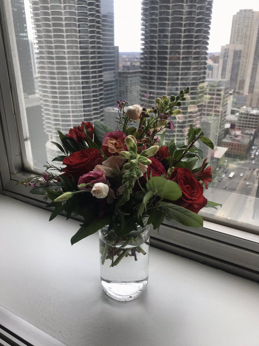 kimpossibl3's tweet photo. Thanks for the beautiful bouquet @_unproductive and @flowers4dreams! Happy that @LemonsOfLove14 and @LLSusa will receive a donation this month from these 💐. #flowersfordreams #february #fuckyoucancer #fuckcancer https://t.co/JJaKS5qKEy