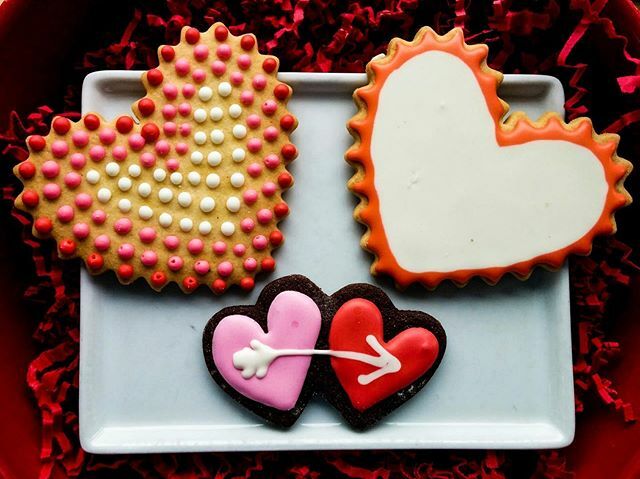 The look of love is in our cookies 🎵 🎶
. .
Place your Valentine’s Day orders before it’s too late! Call or email us for all inquiries 💕