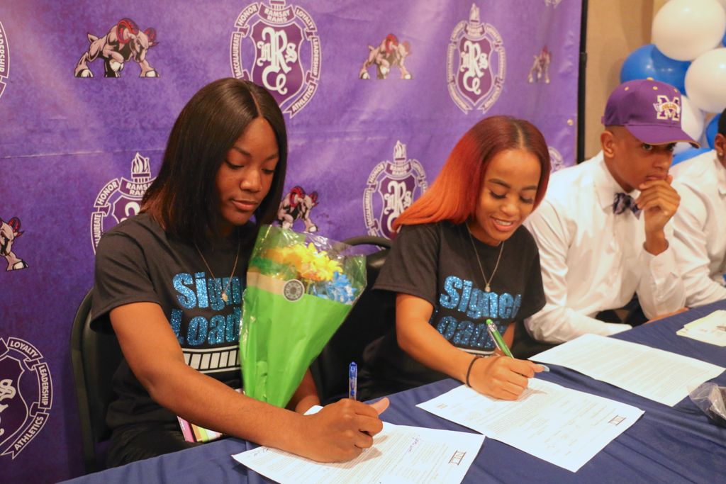 BhamCitySchools's tweet photo. #ForceForGreatness Our high school scholar-athletes signed national letters of intent with various college athletic programs today! https://t.co/oo12wzFXDb
