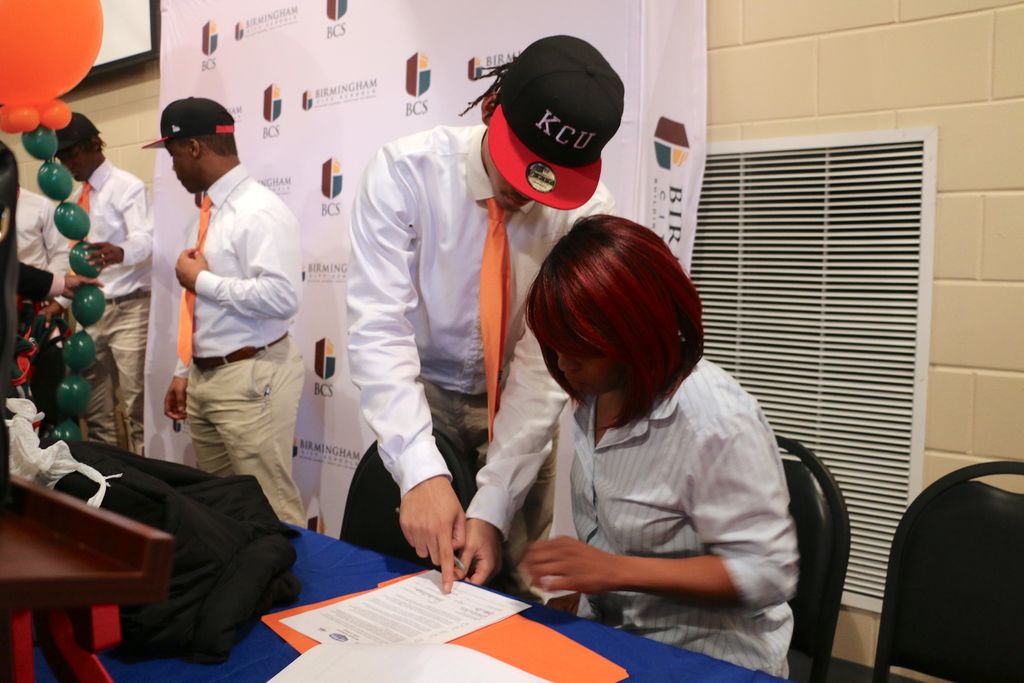 BhamCitySchools's tweet photo. #ForceForGreatness Our high school scholar-athletes signed national letters of intent with various college athletic programs today! https://t.co/oo12wzFXDb