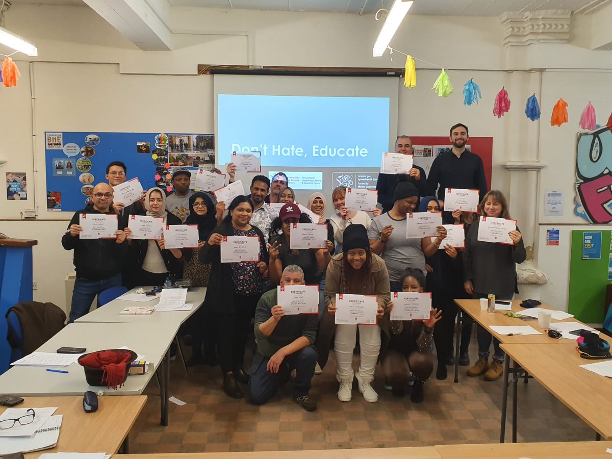 Second session of our 'Don't hate Educate' Train the trainer session. Our first Graduation class! Thanks to Nicky and Tom Godwin for delivering the session and thanks to our attendees for making it such a success! #donthateeducate @WelshGovernment @wgmin_deputy