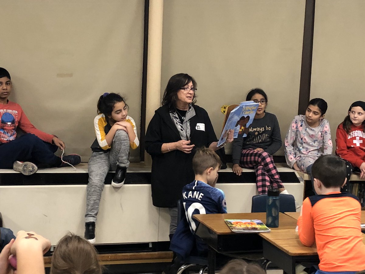 SusanLeggett11's tweet image. Thank you to all our Special Readers for World Read Aloud Day! #LookForTheAwesome @ValleyStreamWLB @VS24District #WorldReadAloudDay