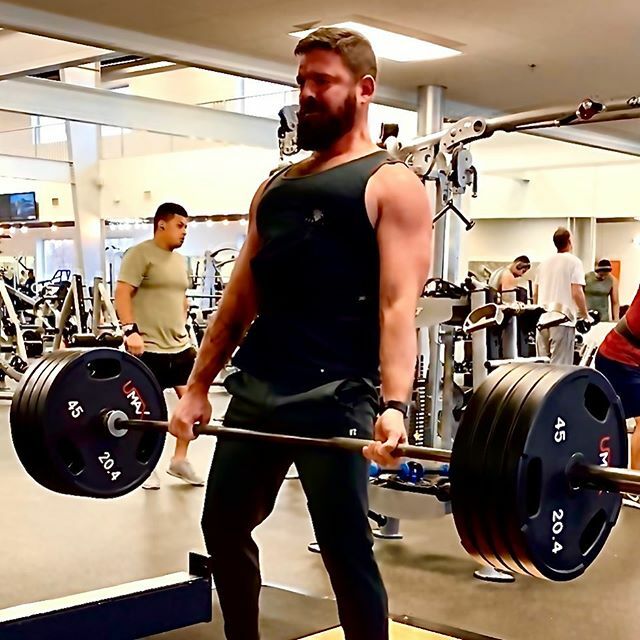 jaythornton000's tweet image. After a dislocated rib in the back, a broken hand, and almost a year of healing and mental blocks, I’m finally back over 400# on DL. It’s time to grow again. #powerlifting #fourplates #deadlifts ift.tt/3970L24