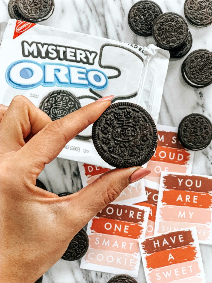 thisisourbliss's tweet photo. One for you and one for me! #ad with the BOGO Free #MysteryOREO offer with the Ibotta app, you can stock up for the whole family! Who doesn't love an @OREO! Snacks at home or in their lunchbox, everyone will have fun guessing the mystery flavor! https://t.co/oki3XXlu54 https://t.co/bTj52vbD35