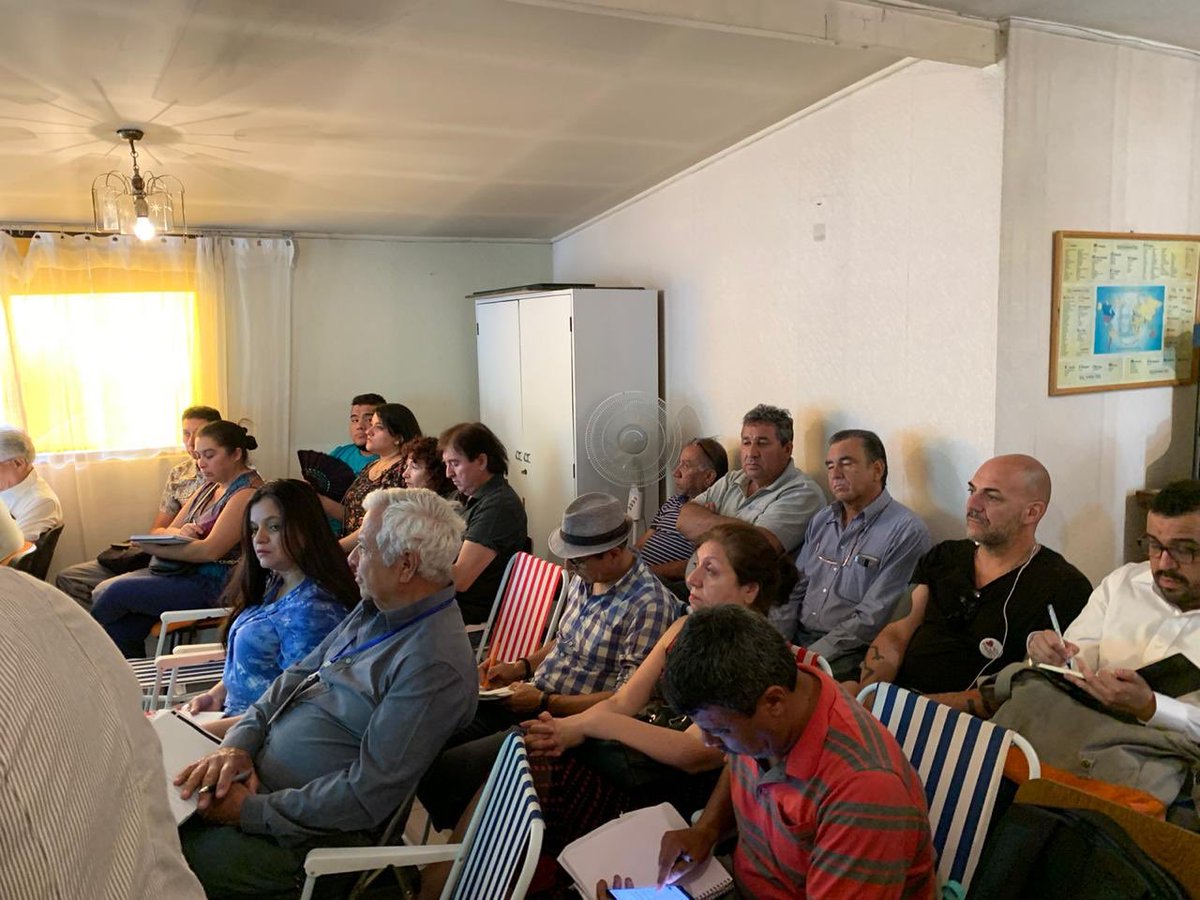 Muni_Stgo's tweet photo. #StgoParticipa: Fondo Concursables por hasta 10 millones de pesos p/impulsar el Barrio Matta. Los detalles p/postular fueron presentados a los vecinos interesados por @santiagoinnova y nuestros equipos de Participación Ciudadana en Carmen 1200. Detalles en https://t.co/whGSoSB0p6 https://t.co/lvZGZcBkgP
