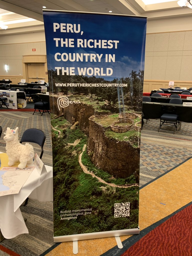 sree's tweet photo. Lots of countries represented at #etc2020conference, but 2 especially caught my eye.
🇮🇪 Ireland, because they sponsored my keynote (go raibh maith agat, @GoToIrelandUS! cc @IrishBusinessNY).🇮🇪
🇵🇪 Peru, because of they unusual, confident slogan. Well done, @VisitPeru! 🇵🇪 https://t.co/xEflCJlOx6