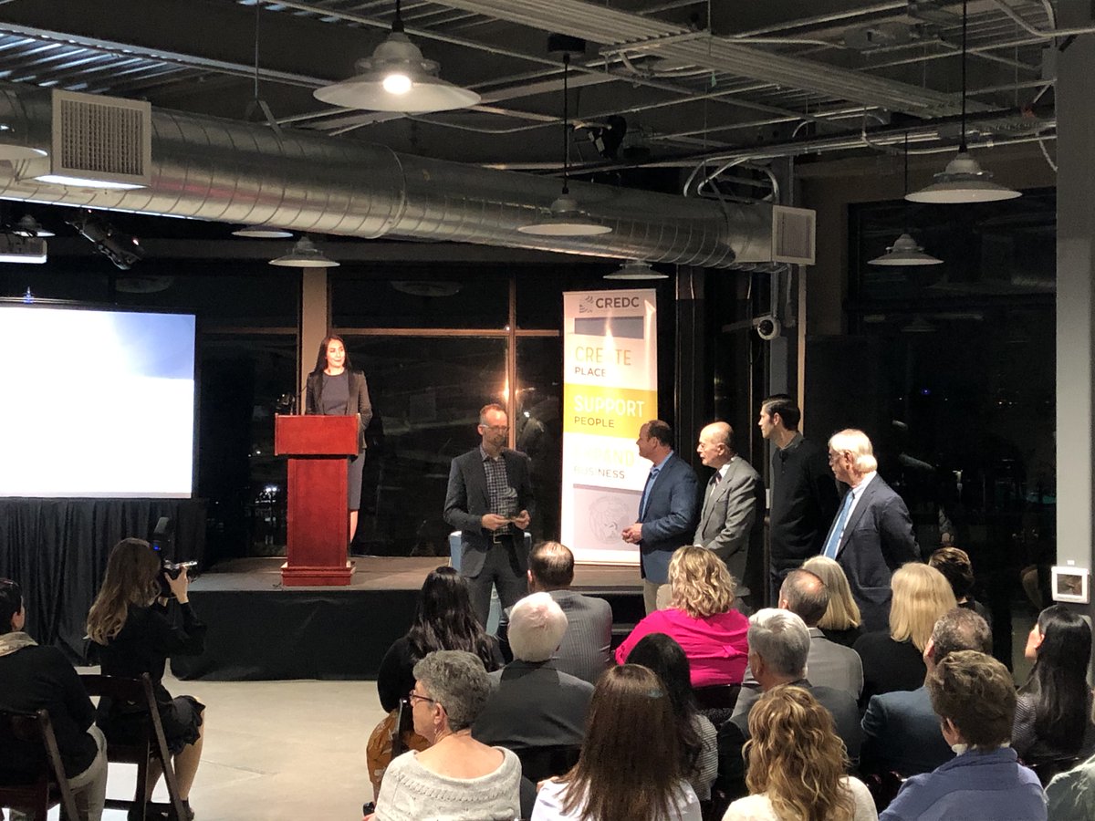 portvanusa's tweet photo. Congrats to former @portvanusa Commissioners Jerry Oliver and Brian Wolfe who were recognized at last night's @CREDC_Clark Annual Investor Event! #portvanusa #CREDC https://t.co/XW77Bl7OiW