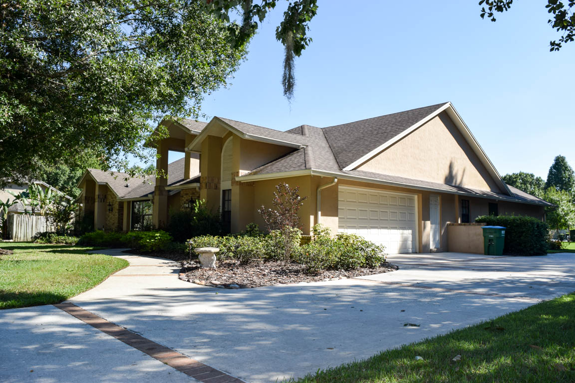 BryanBlakeTeam's tweet photo. OPEN HOUSE Sat 2/8 11a-2p 710 CONESUS LN, WINTER SPRINGS-WATER FRONT, Cul-de-sac, New AC, marble-tiled fireplace, pillared archways throughout, and water views! Private Pool #wintersprings #realestate #realtor #openhouse #buyme
https://t.co/ONCnWKawIy https://t.co/3kwAtaPcft