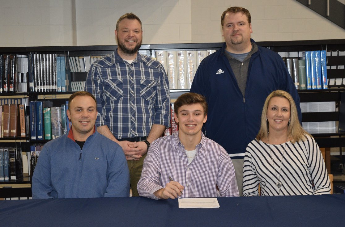 Signed✍🏻✝️ #gohill #dig  <a href="/CoachEliGardner/">Coach Eli Gardner</a> <a href="/CoachKG5/">Ken Goodwin</a> <a href="/TylerMoody39/">Tyler Moody</a>